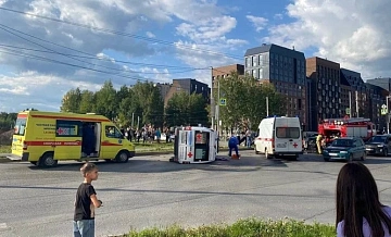 В Новосибирске произошло ДТП с участием "неотложки"