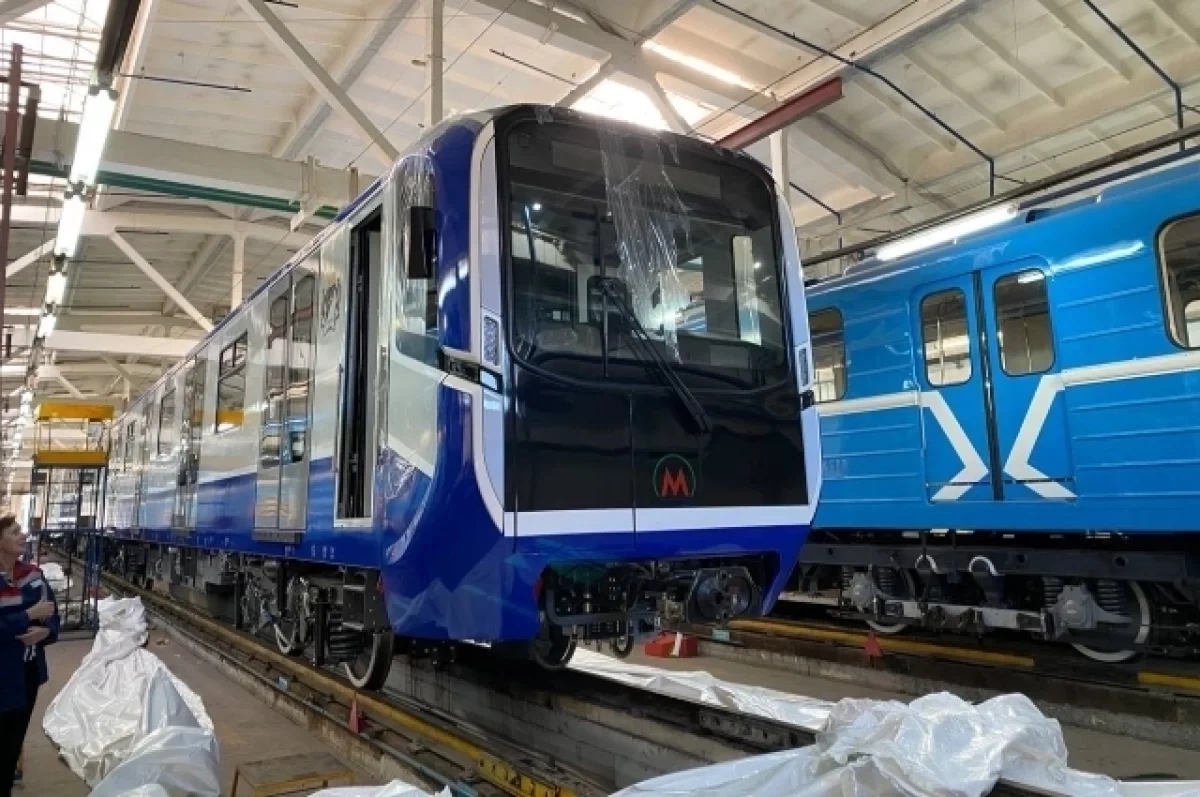 В Новосибирск прибыли последние два поезда «Ермак» для метрополитена