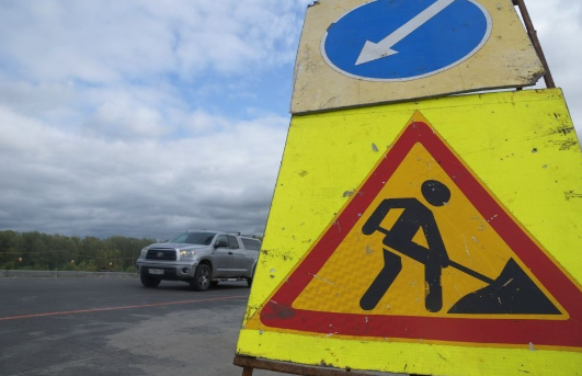 В Новосибирске на улице Титова строят новую дорогу