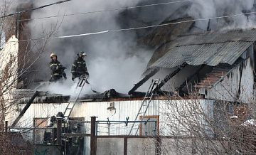 В Новосибирске произошел пожар в трехэтажном частном доме