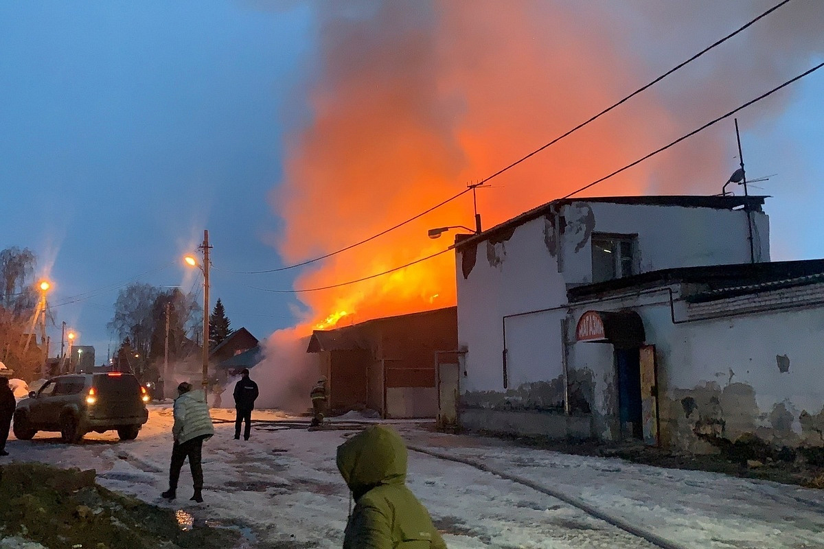 В Бердске произошёл пожар магазина